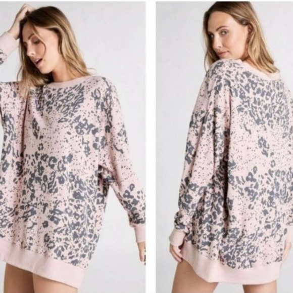 Wildfox Tops - Wildfox road trip pullover